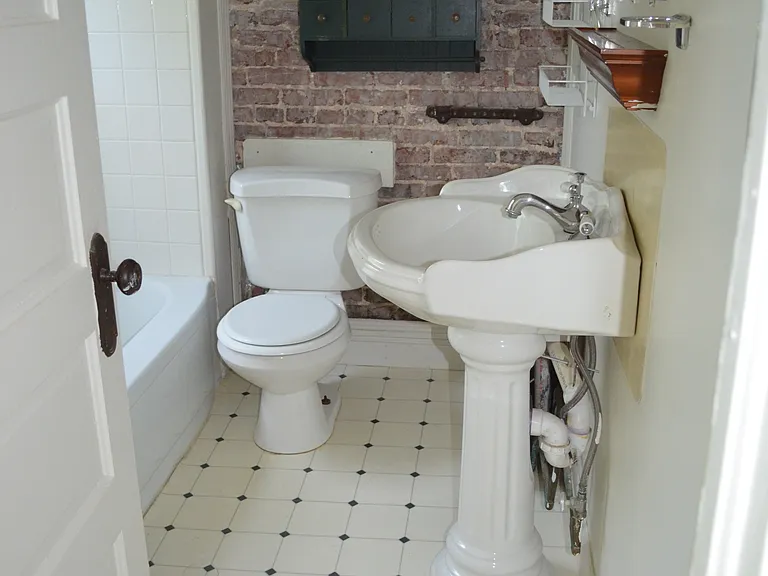 3213 Guilford Ave — Photo 18