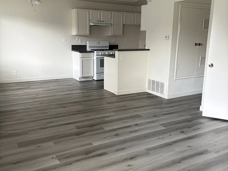 1319 Peckham St #19 — Photo 19