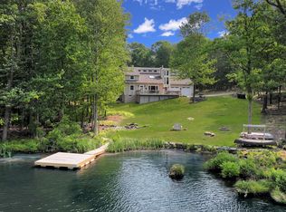 1111 Bluebay Ct, Dingmans Ferry, PA 18328