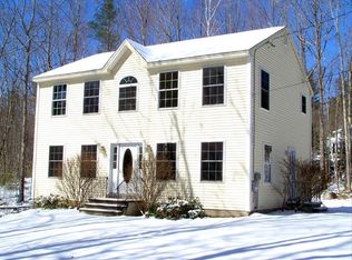 4 Small Rd, Raymond, ME 04071
