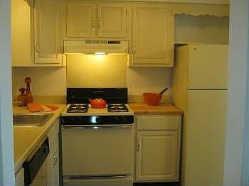 4th image of 23718 W Warren St APT 6