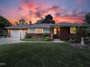 190 Evergreen Dr, Woodville, OH 43469