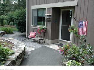 877 Heritage Vlg, Southbury, CT 06488