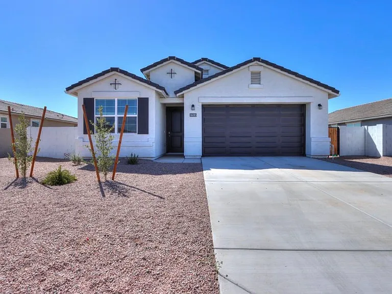 36085 W San Sisto Ave — Photo 1