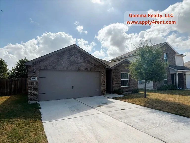 201 Sunnymeade Ln — Photo 1