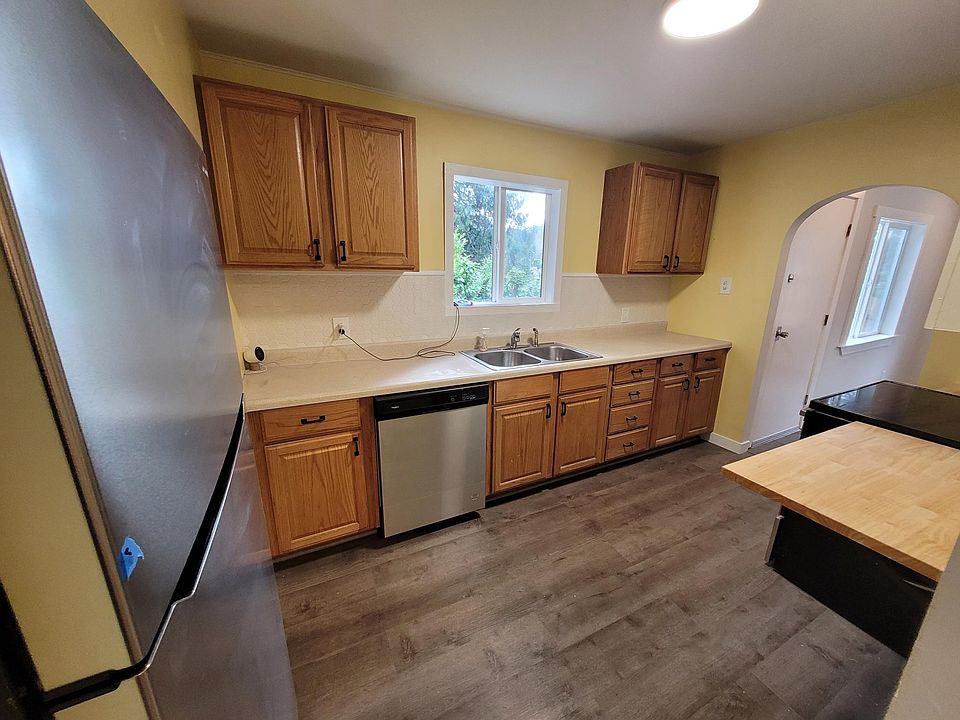1st image of 3806 Valley Dr