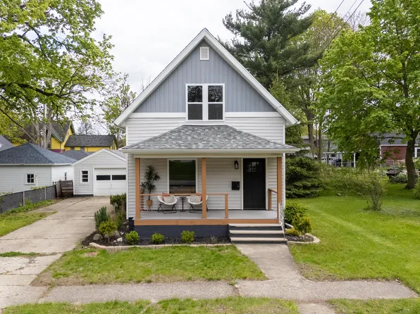 209 Park St, Plainwell, MI 49080