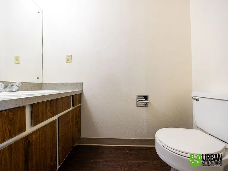 3129 E 29th Ave — Photo 5
