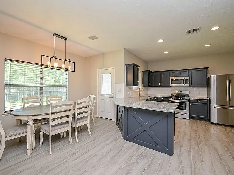 10607 Criswell Dr — Photo 5