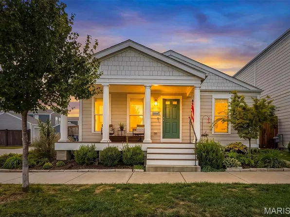 6002 Suntan Dr, Saint Charles, MO 63301