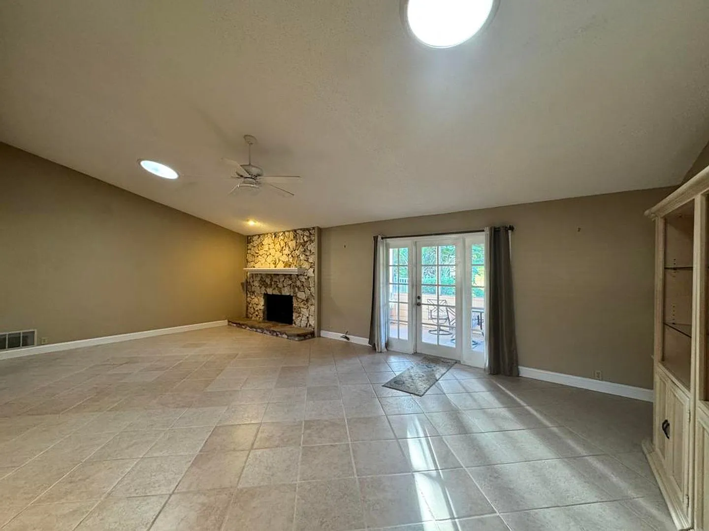 3/2 in Pelican Bay — Photo 4