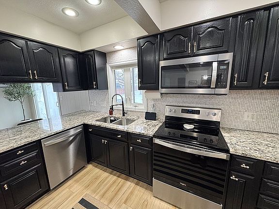 4th image of 705 Waterloo Ave