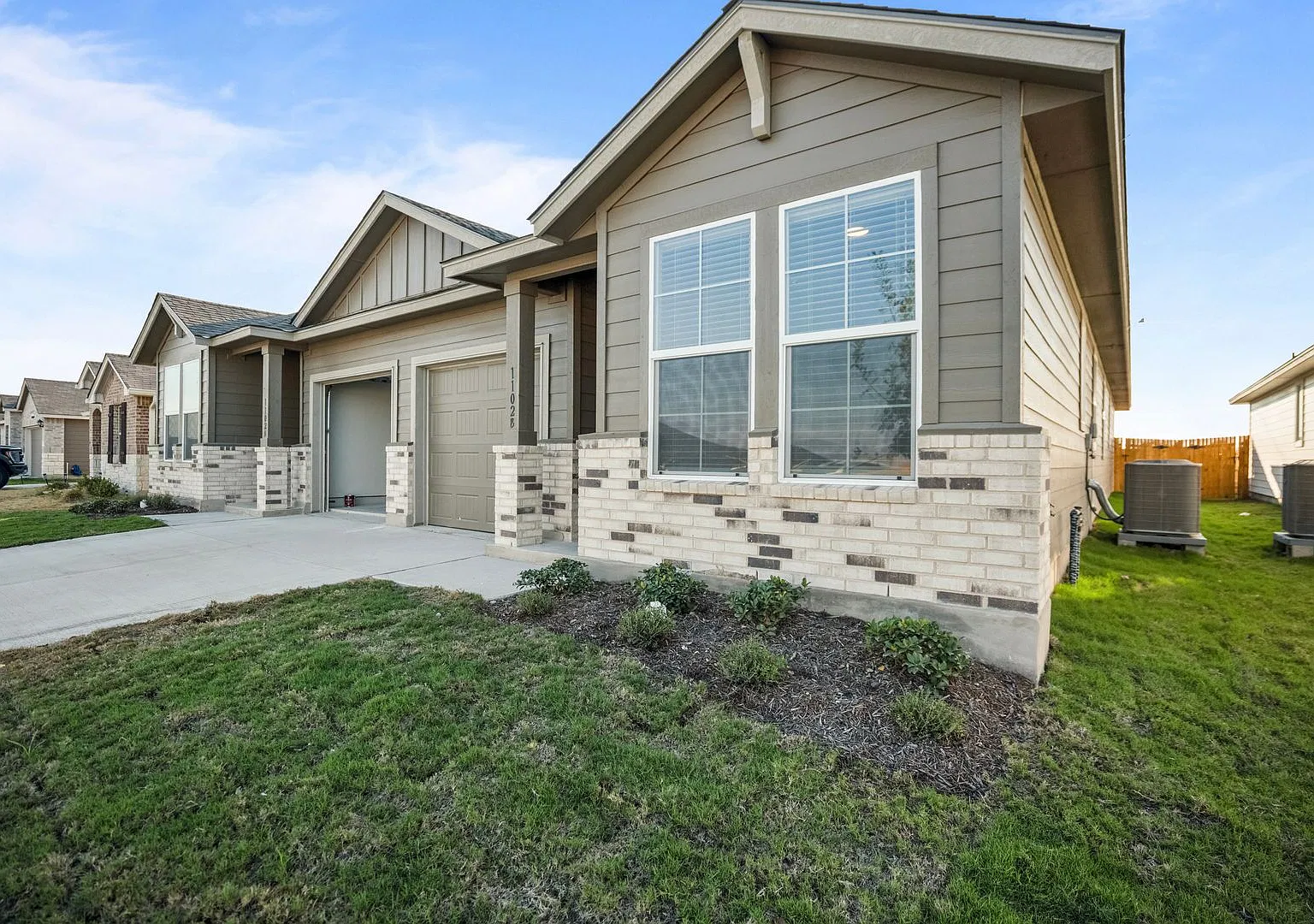 1102 Stone Valley Rd — Photo 2