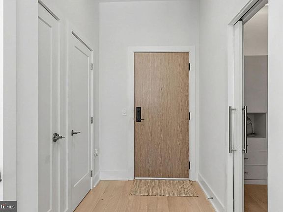 5th image of 701 Swann Ave Unit 507