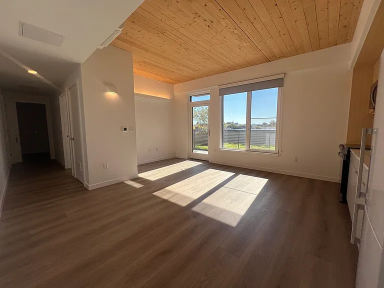 154 Broadway #408 — Photo 4