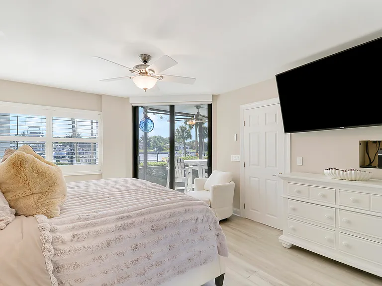 515 Bay Colony Dr N — Photo 23