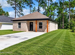 1524 Wynedote Dr, Gautier, MS 39553