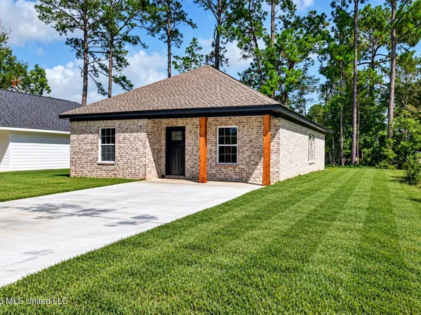 1524 Wynedote Dr, Gautier, MS 39553