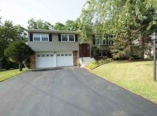 12 Gaslight Dr, Albany, NY 12205