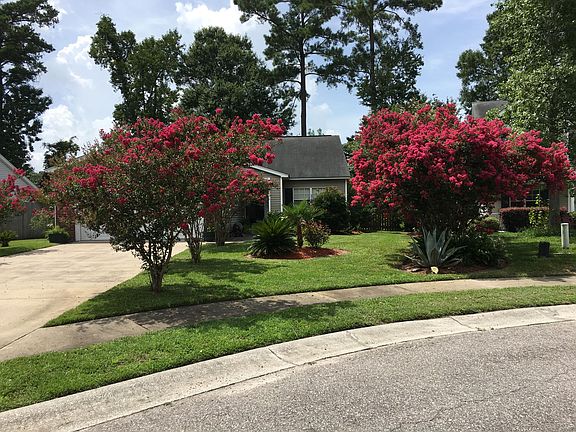 2nd image of 120 Creek Bend Dr