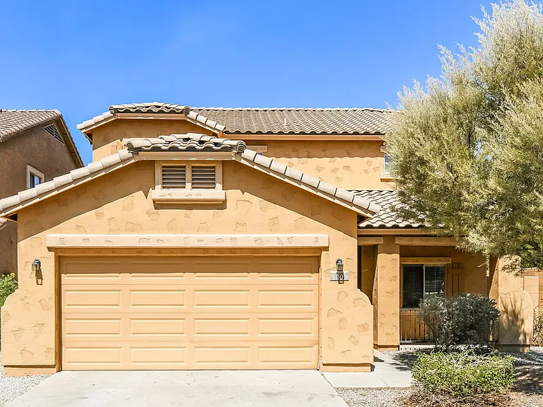 5206 W Glass Ln — Photo 1