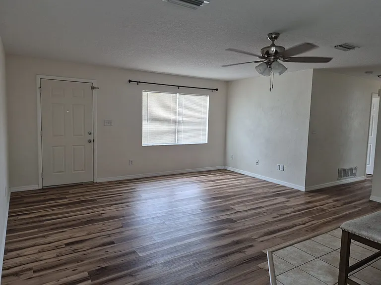 2956 Carriage Dr — Photo 4