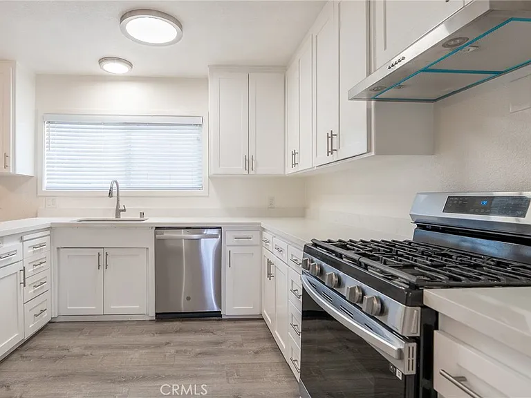 3518 W Orange Ave — Photo 3