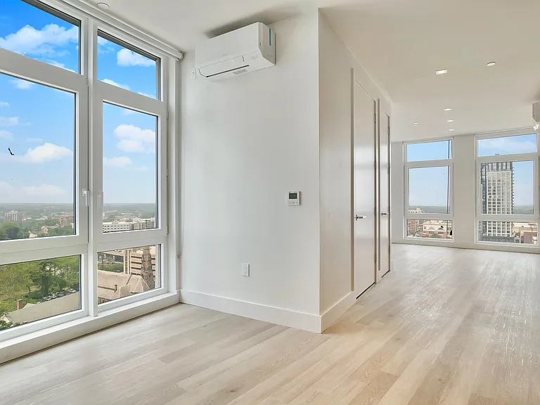 64 Centre Ave — Photo 17