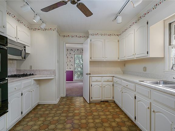 3rd image of 3479 Firethorn Dr