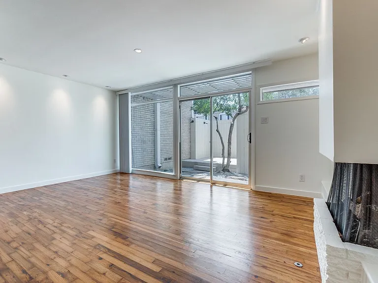 3321 Cole Ave #107 — Photo 4