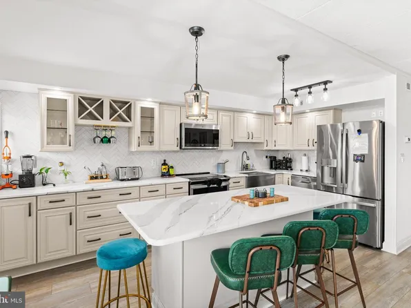 1223 Edgewater Ave Unit 203, Ocean City, MD 21842