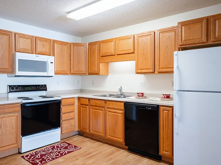 Fargo, ND Stonebridge Apartments | 21B | Kitchen