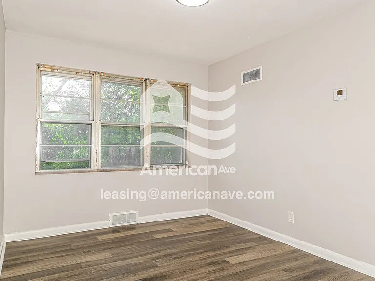 908179_004_dining_room_5.jpg