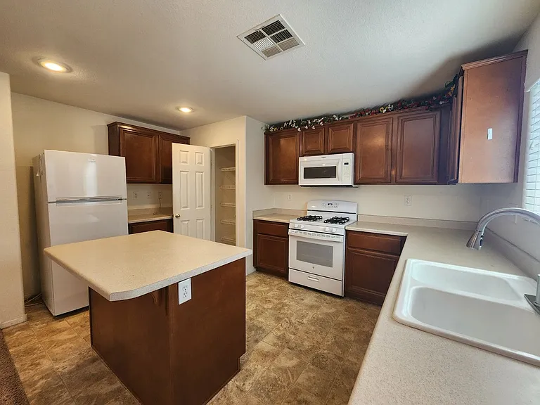 7271 Proud Patriot St — Photo 14