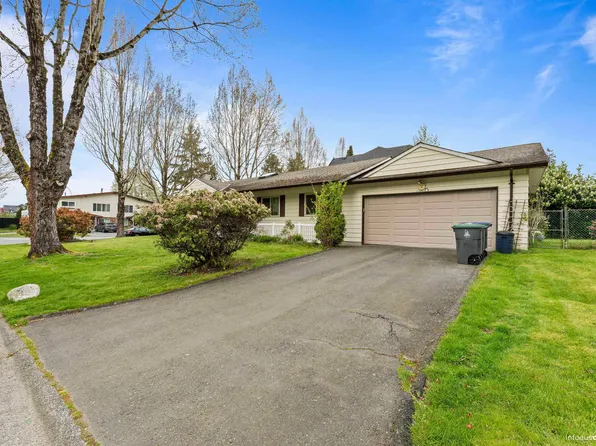 15156 93rd Ave, Surrey, BC V3R 7C7