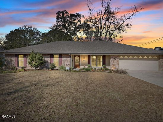 100 Avery Dr, Youngsville, LA 70592