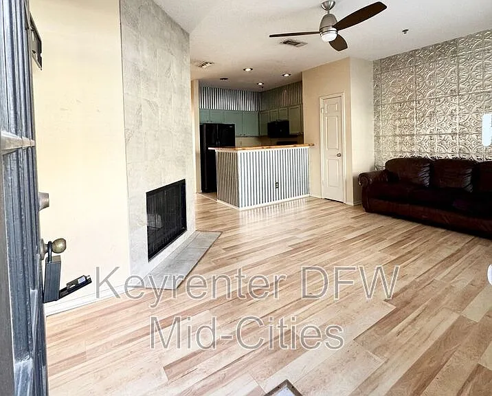 4800 W Lovers Ln #405 — Photo 1