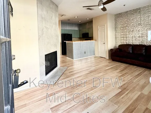 4800 W Lovers Ln, Dallas, TX