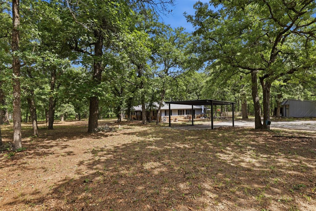 777 Wildwood Trl, Weatherford, TX - View 2