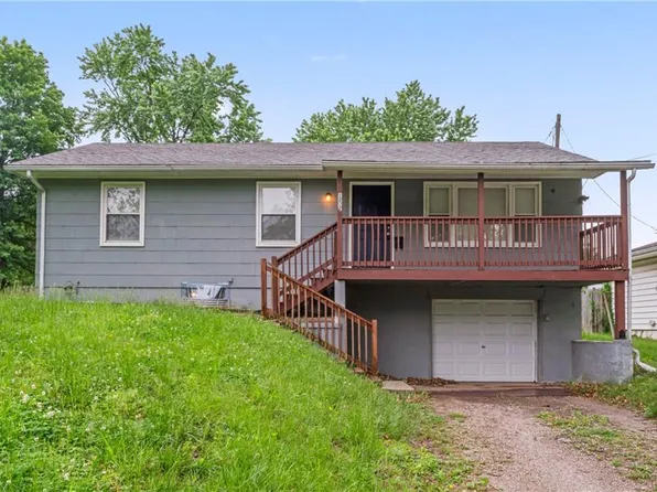 1202 E Hayward Ave, Independence, MO 64050