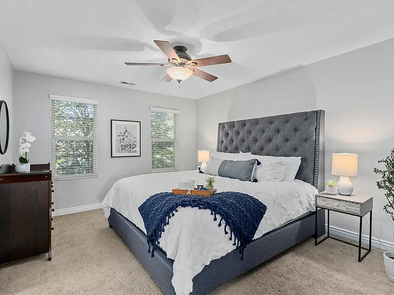 140 E Ace Ln — Photo 3