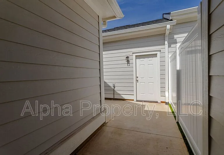 14 Alderly Way — Photo 23