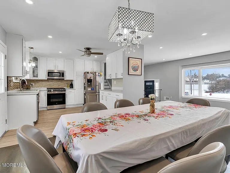 9 Chatham Dr — Photo 7