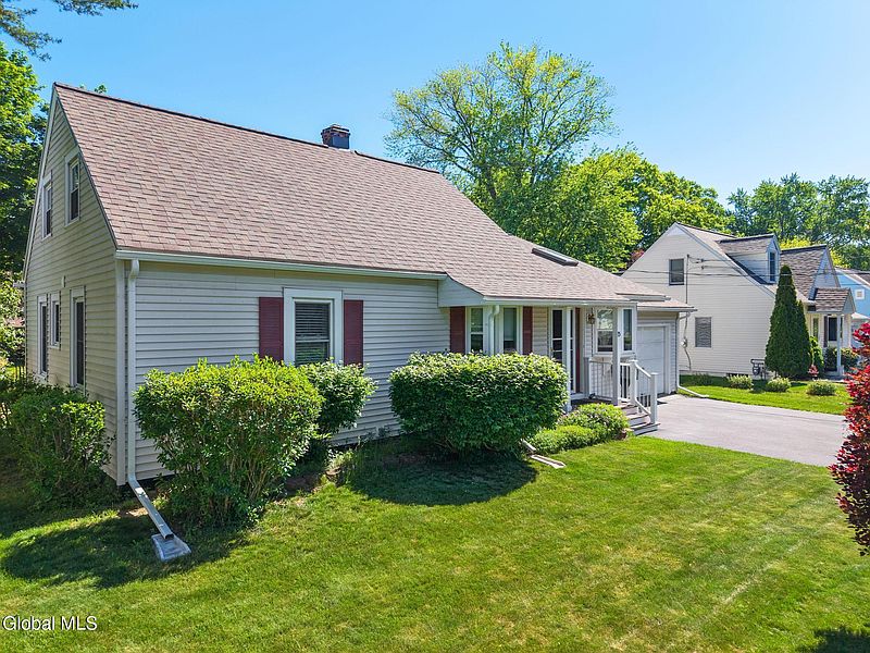 2nd image of 13 Saratoga Drive