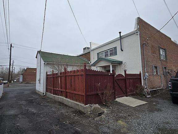 5th image of 206 S Main St