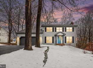 1147 Jill Dr, Hummelstown, PA 17036