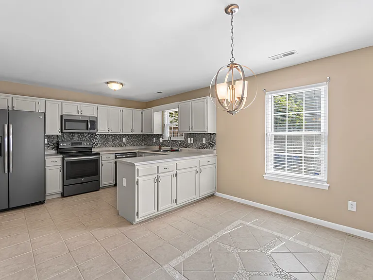5092 Glenwood Way — Photo 11