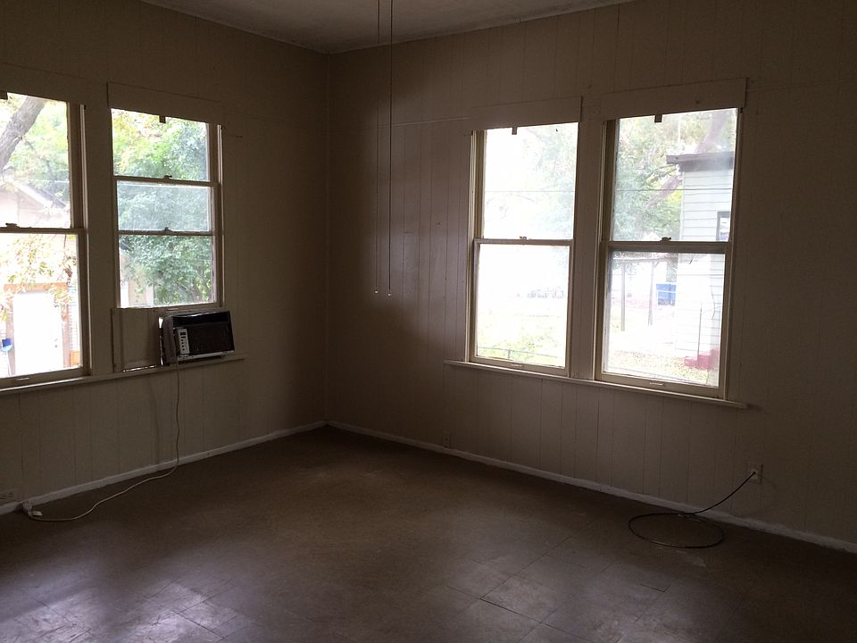 1st image of 125 Glenwood Ct APT 2