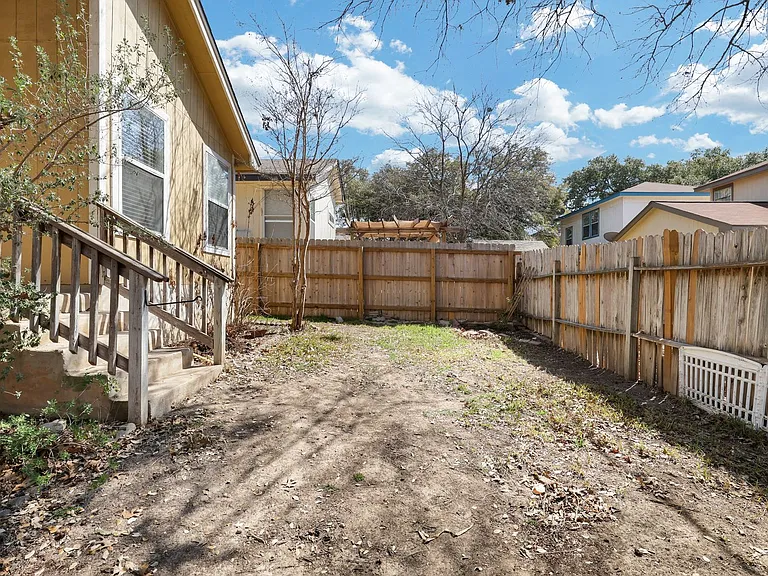 9406 Swans Xing — Photo 19