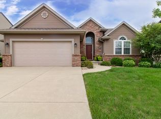 1404 Kickapoo Creek Rd, Bloomington, IL 61704